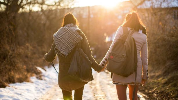 lesbian couple holding hand