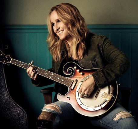 Melissa Etheridge with guitar