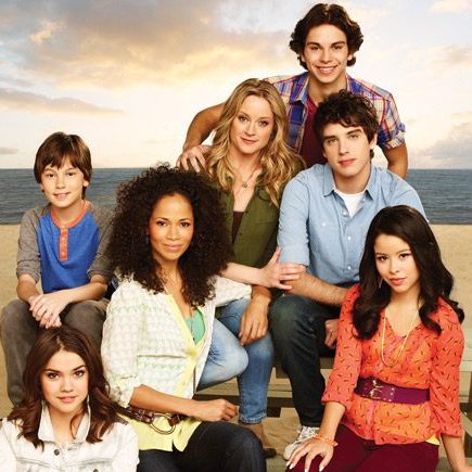 web_cover_thefosters_cast_credit_andrew-eccles-abcyfamily