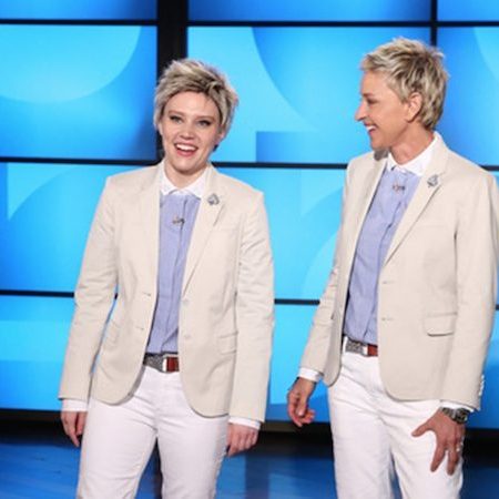 Kate McKinnon does Ellen in front of Ellen