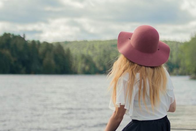 Femme woman on a lake