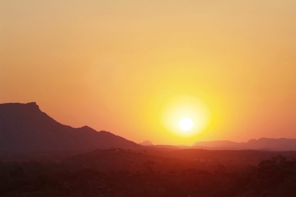 Alice-springs-sunset-lotl