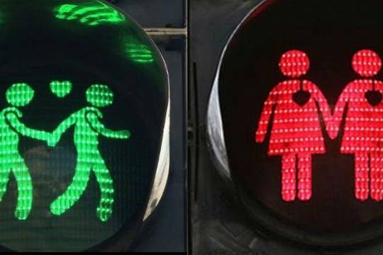 Gay & Lesbian Pedestrian Lights in Vienna