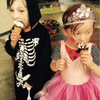 small kids dressed up for Halloween