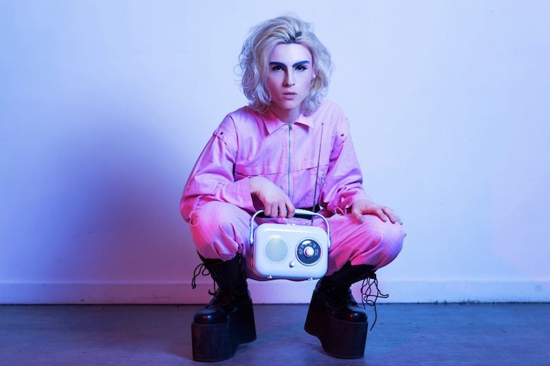 Mani Blü Announces Debut Single 'Turn Off The Radio' Mani Blü Announces Debut Single 'Turn Off The Radio'